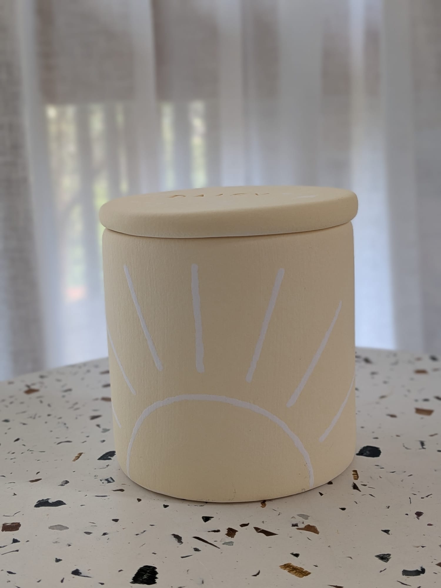 Butter Yellow urn