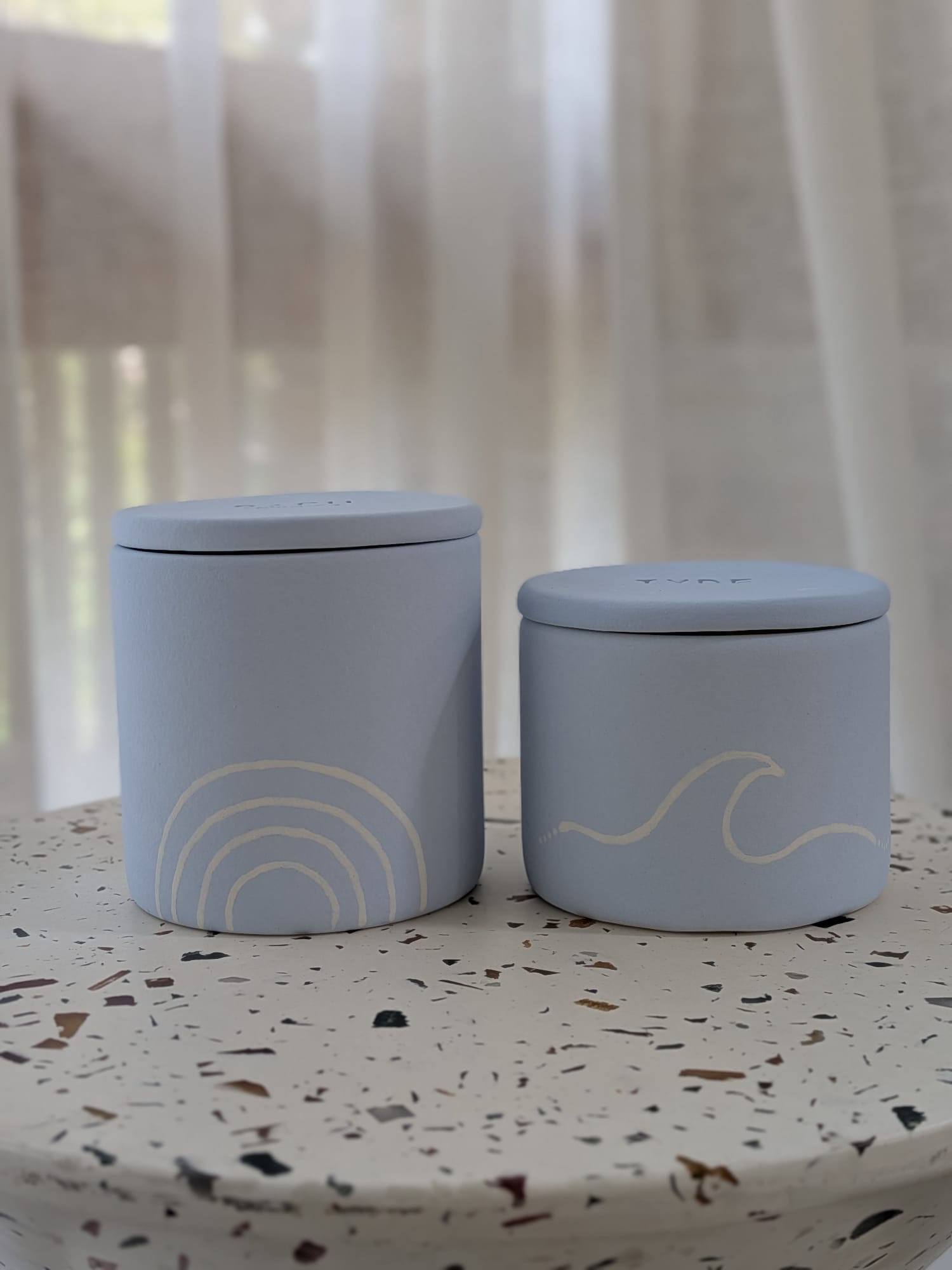 Large and small urn sizes side by side